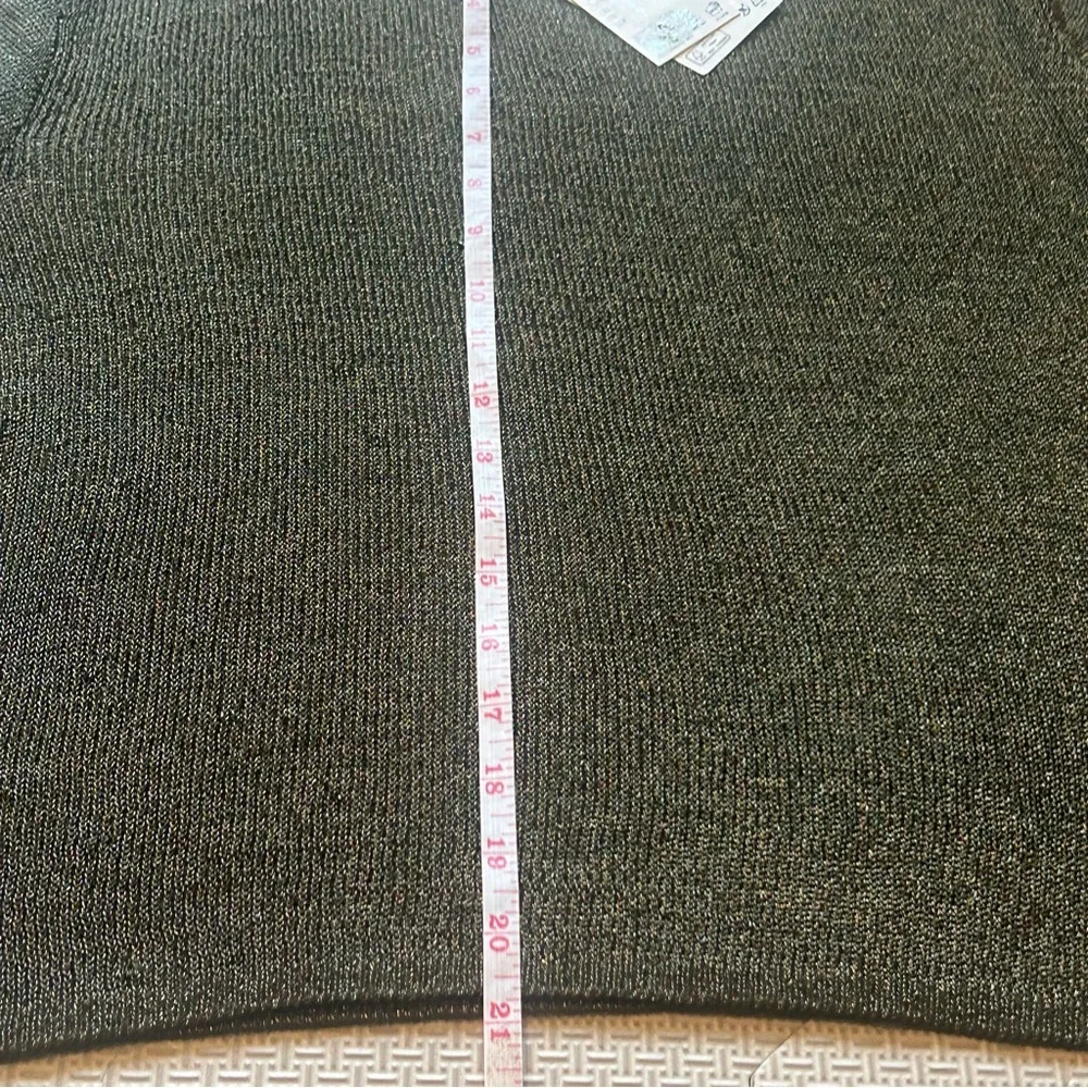 H&M Shimmering Silver Knit 3/4 Sleeve Top Size Large NWT Metallic - Picture 8 of 9